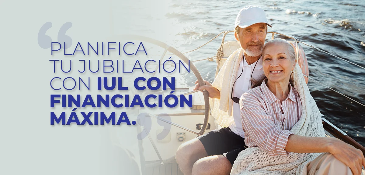 Imagen de matrimonio mayor jubilado sonrientes navegando en el mar IUL Con Financiacion Maxima